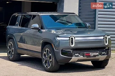 Rivian R1S 2024