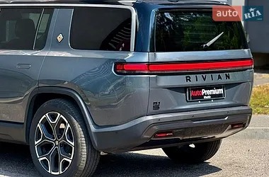 Rivian R1S 2024