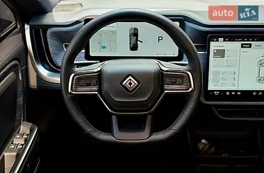 Rivian R1S 2024