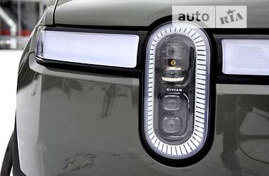 Пікап Rivian R1T 2022 в 