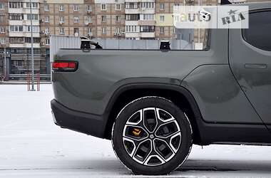 Пікап Rivian R1T 2022 в 