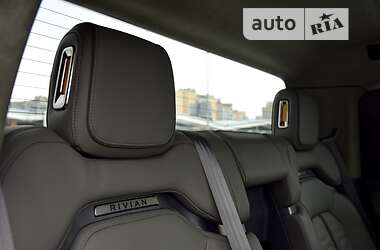 Пікап Rivian R1T 2022 в 