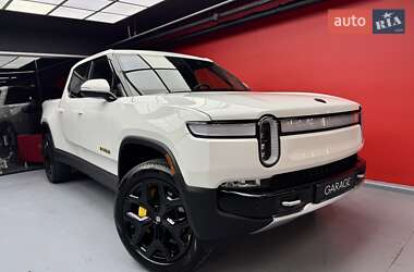 Пикап Rivian R1T 2023 в 