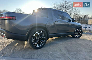 Пикап Rivian R1T 2023 в 