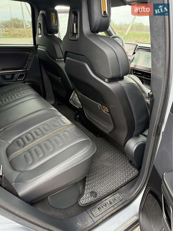 Пікап Rivian R1T 2022 в Львові