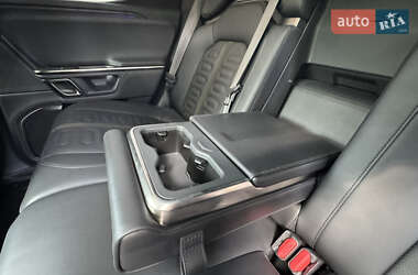 Позашляховик / Кросовер Rivian R1T 2022 в 