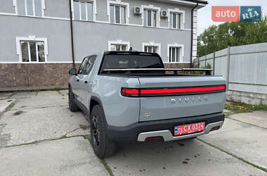 Пікап Rivian R1T 2023 в 