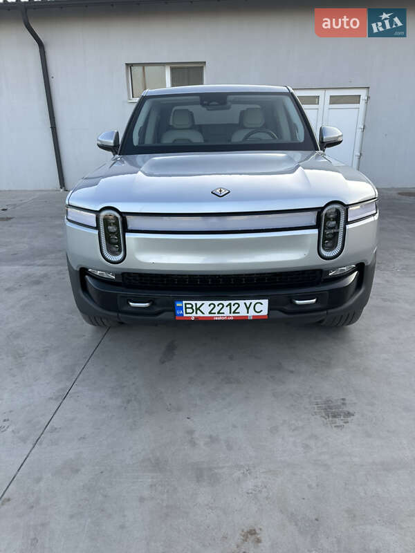 Пикап Rivian R1T 2023 в Ровно