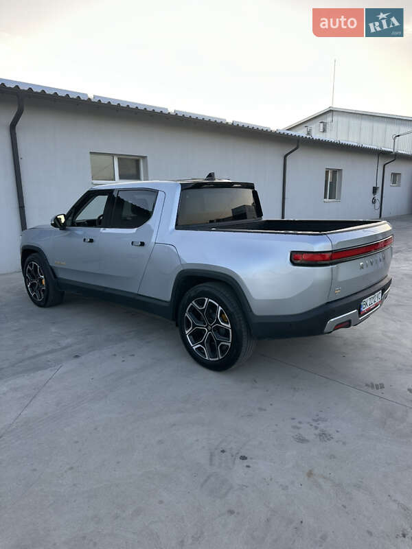 Пикап Rivian R1T 2023 в Ровно