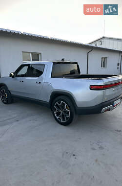 Пикап Rivian R1T 2023 в 