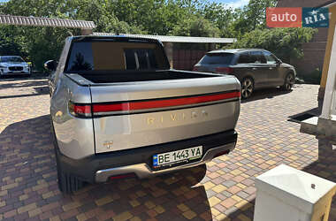 Пікап Rivian R1T 2022 в 