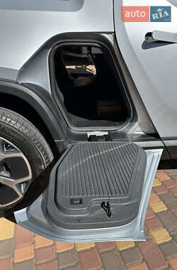 Пікап Rivian R1T 2022 в 