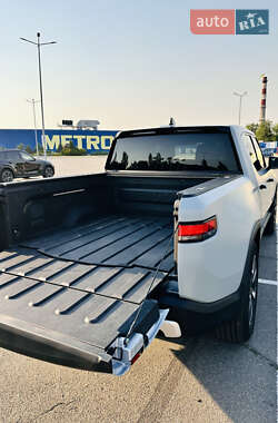 Пикап Rivian R1T 2024 в 