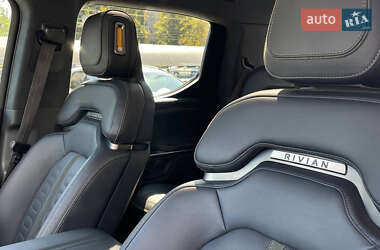 Пікап Rivian R1T 2022 в 