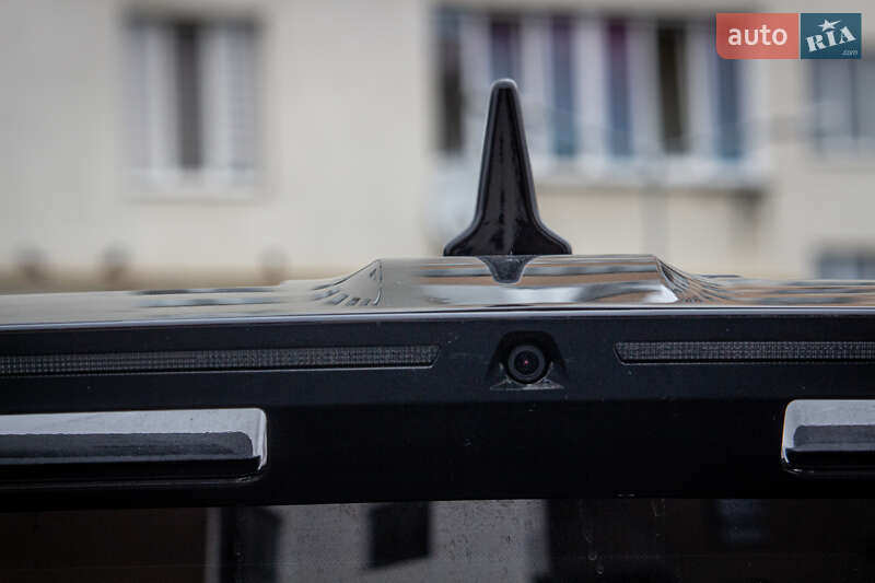 Пікап Rivian R1T 2023 в Львові