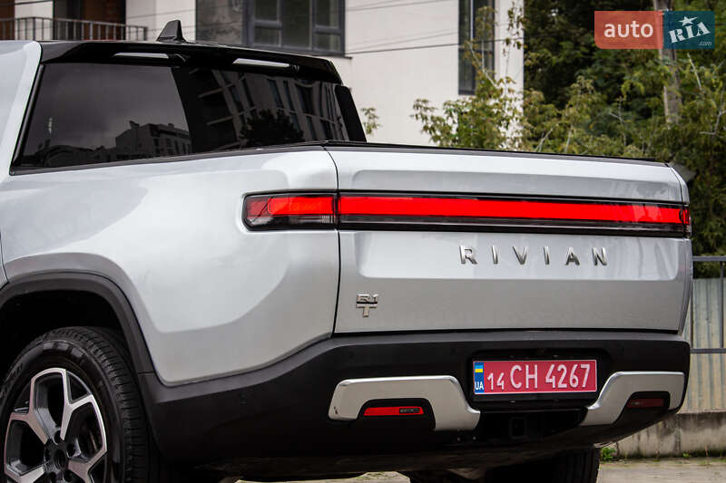 Пікап Rivian R1T 2023 в Львові