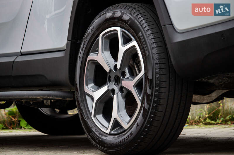 Пікап Rivian R1T 2023 в Львові