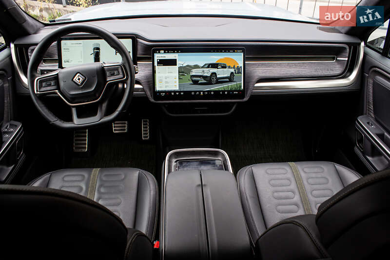 Пікап Rivian R1T 2023 в Львові