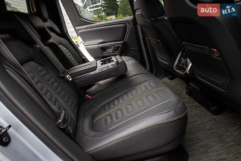 Пікап Rivian R1T 2023 в Львові