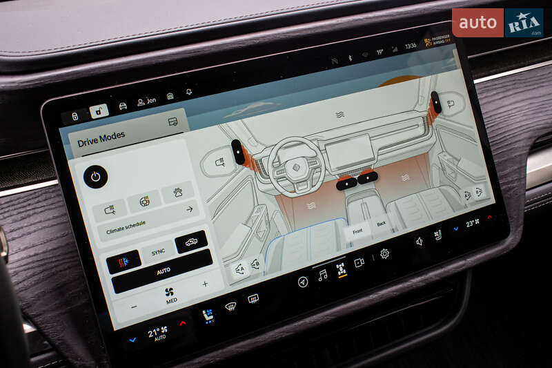 Пікап Rivian R1T 2023 в Львові