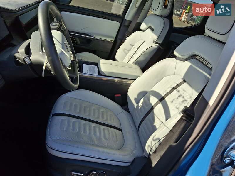 Пикап Rivian R1T 2023 в Ирпене
