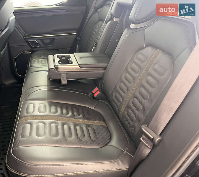 Пикап Rivian R1T 2022 в Львове