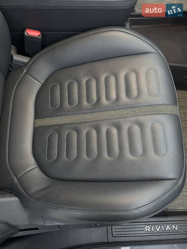 Пикап Rivian R1T 2022 в Нововолынске фото 26 Пикап Rivian R1T 2022 в Нововолынске