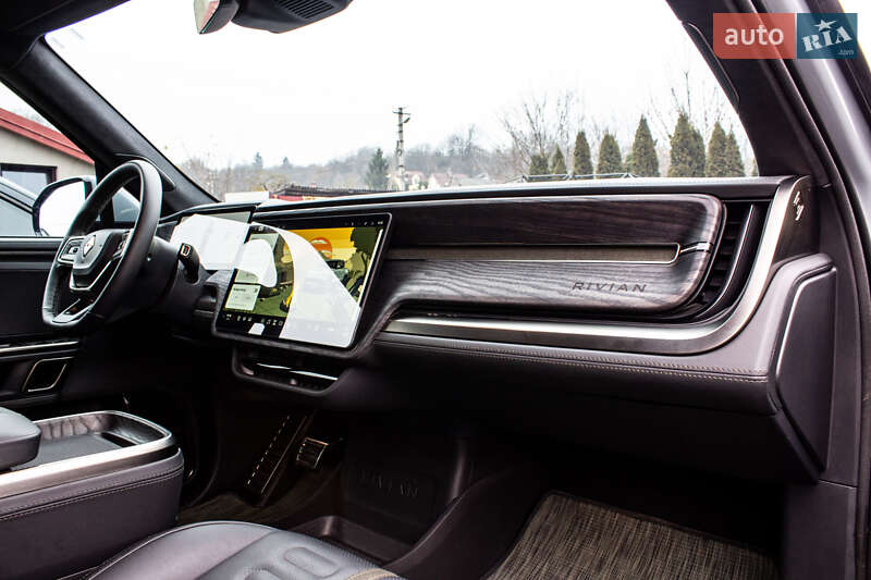 Пикап Rivian R1T 2023 в Львове