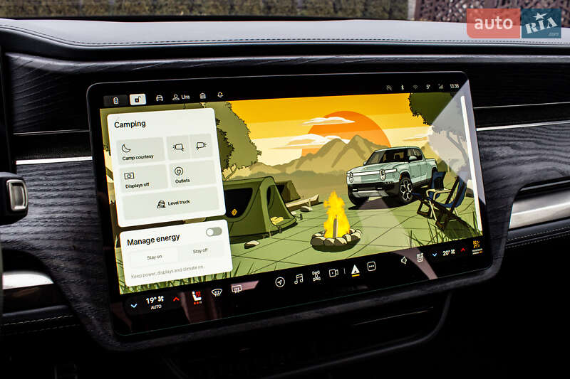 Пикап Rivian R1T 2023 в Львове