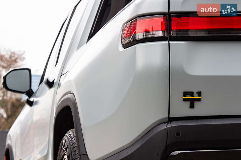 Пикап Rivian R1T 2023 в Львове
