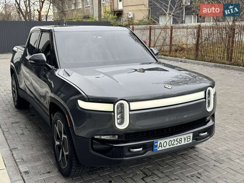 Внедорожник / Кроссовер Rivian R1T 2023 в Ужгороде