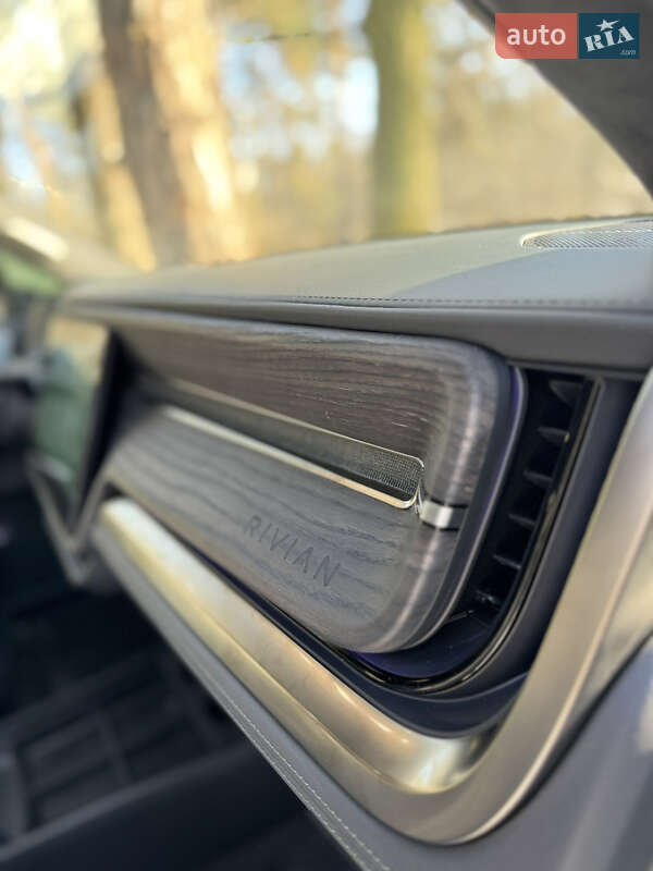 Пикап Rivian R1T 2023 в Киеве