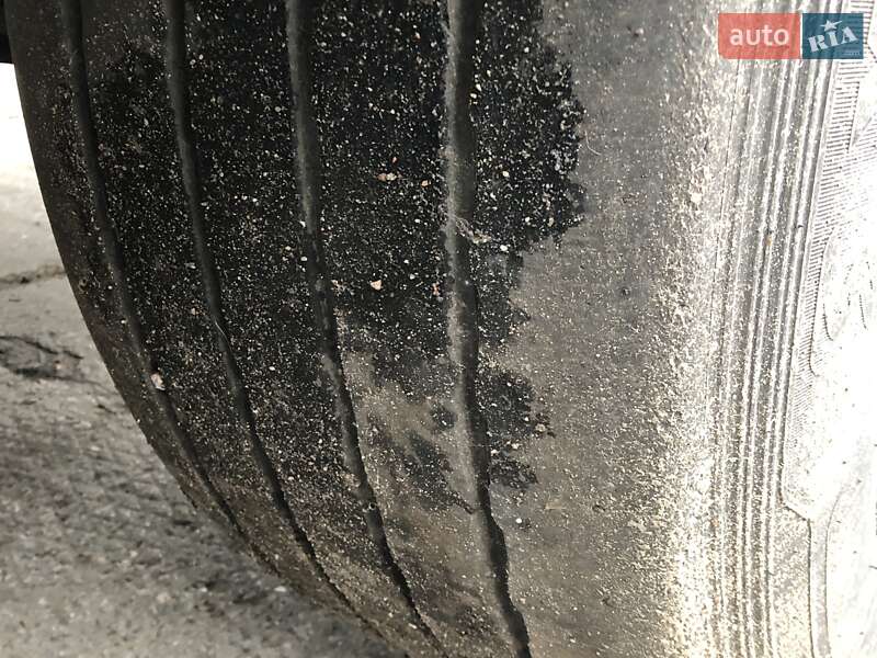 Цистерна напівпричіп Robert 6222 2004 в Прилуках
