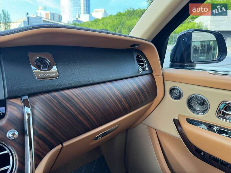 Внедорожник / Кроссовер Rolls-Royce Cullinan 2020 в Киеве