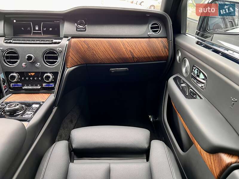 Внедорожник / Кроссовер Rolls-Royce Cullinan 2022 в Киеве