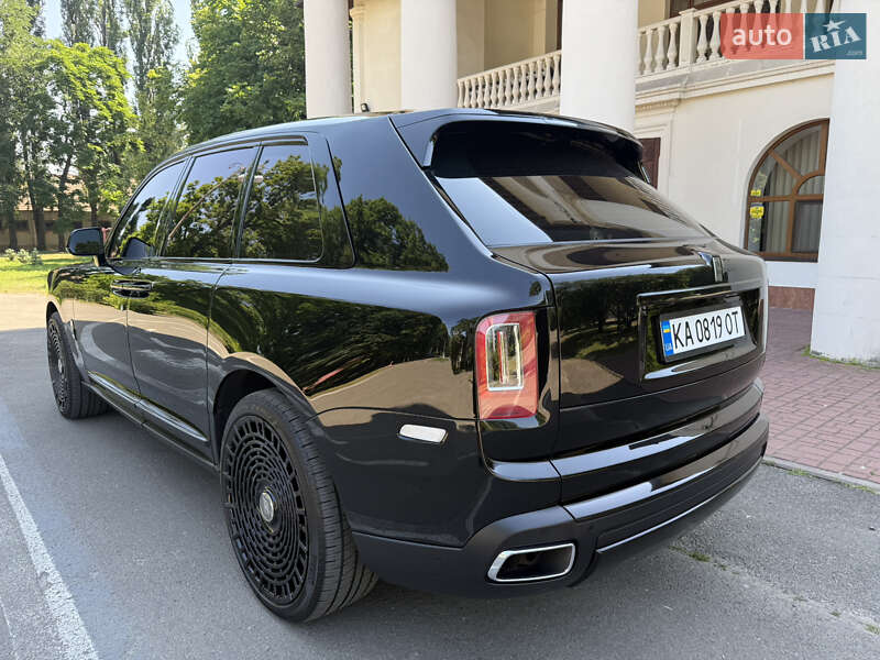 Внедорожник / Кроссовер Rolls-Royce Cullinan 2019 в Киеве
