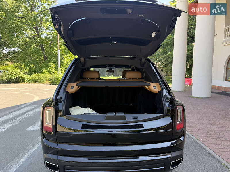 Внедорожник / Кроссовер Rolls-Royce Cullinan 2019 в Киеве