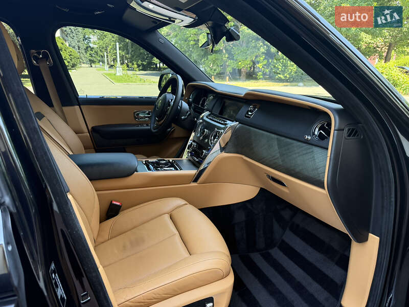 Внедорожник / Кроссовер Rolls-Royce Cullinan 2019 в Киеве