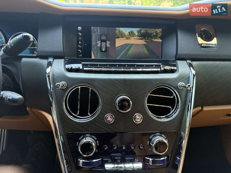 Внедорожник / Кроссовер Rolls-Royce Cullinan 2019 в Киеве