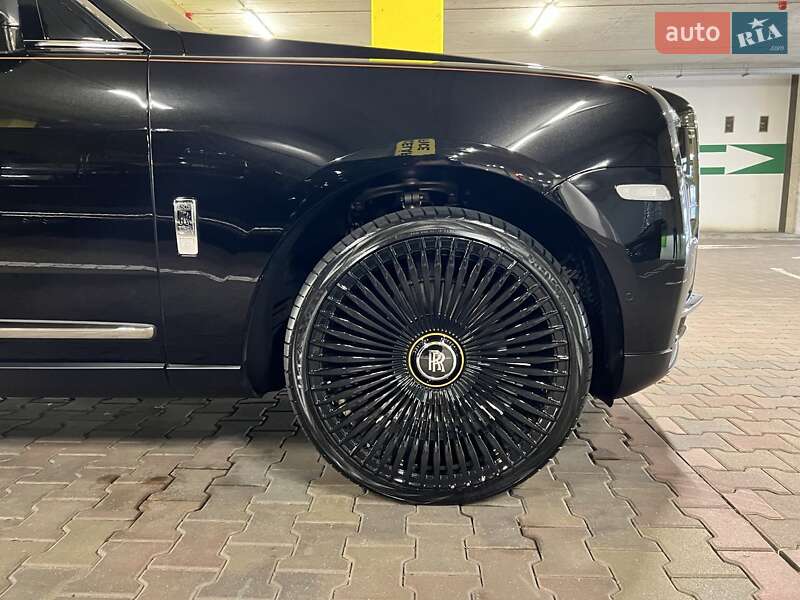 Внедорожник / Кроссовер Rolls-Royce Cullinan 2019 в Одессе