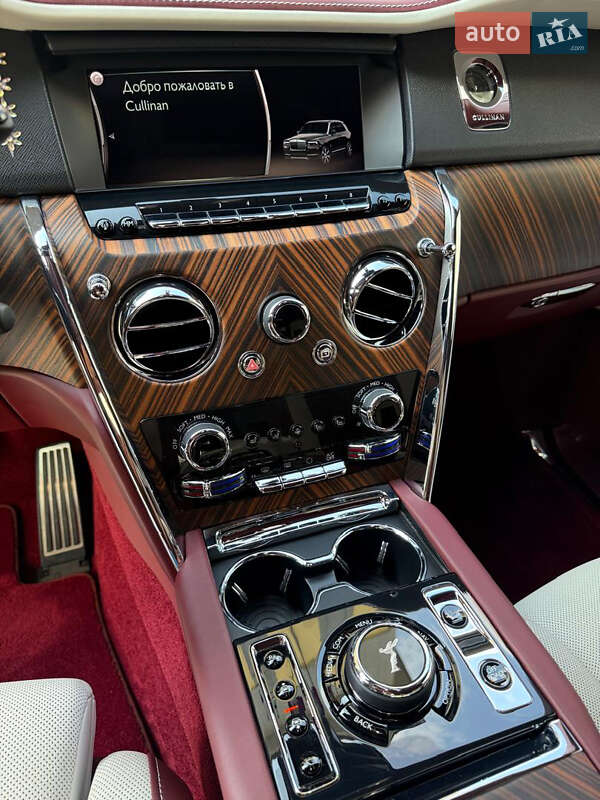 Внедорожник / Кроссовер Rolls-Royce Cullinan 2019 в Киеве