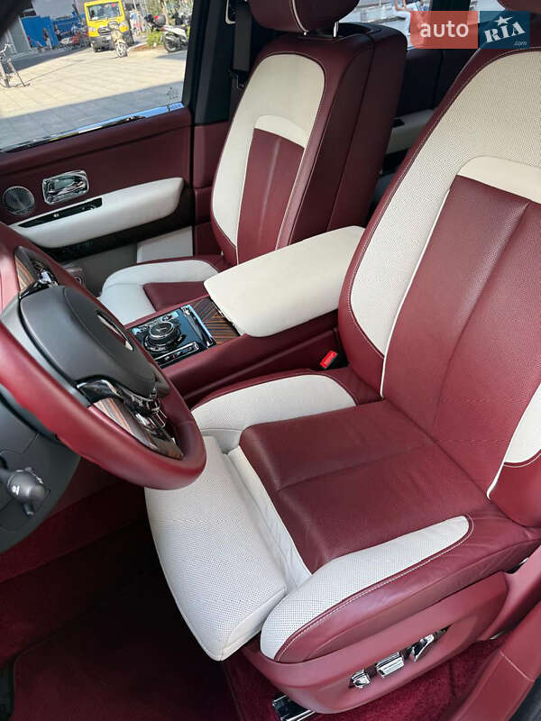 Внедорожник / Кроссовер Rolls-Royce Cullinan 2019 в Киеве