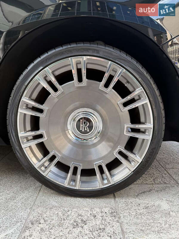 Внедорожник / Кроссовер Rolls-Royce Cullinan 2019 в Киеве