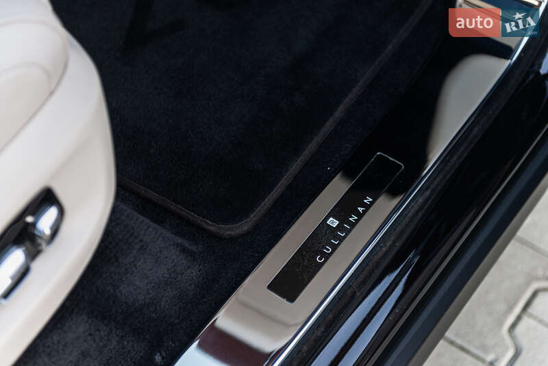 Внедорожник / Кроссовер Rolls-Royce Cullinan 2019 в Мукачево