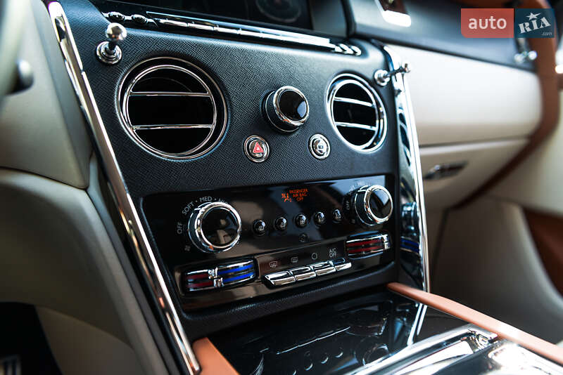 Внедорожник / Кроссовер Rolls-Royce Cullinan 2019 в Мукачево