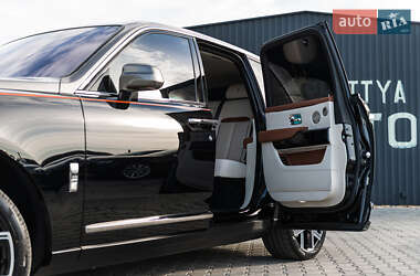 Внедорожник / Кроссовер Rolls-Royce Cullinan 2019 в 