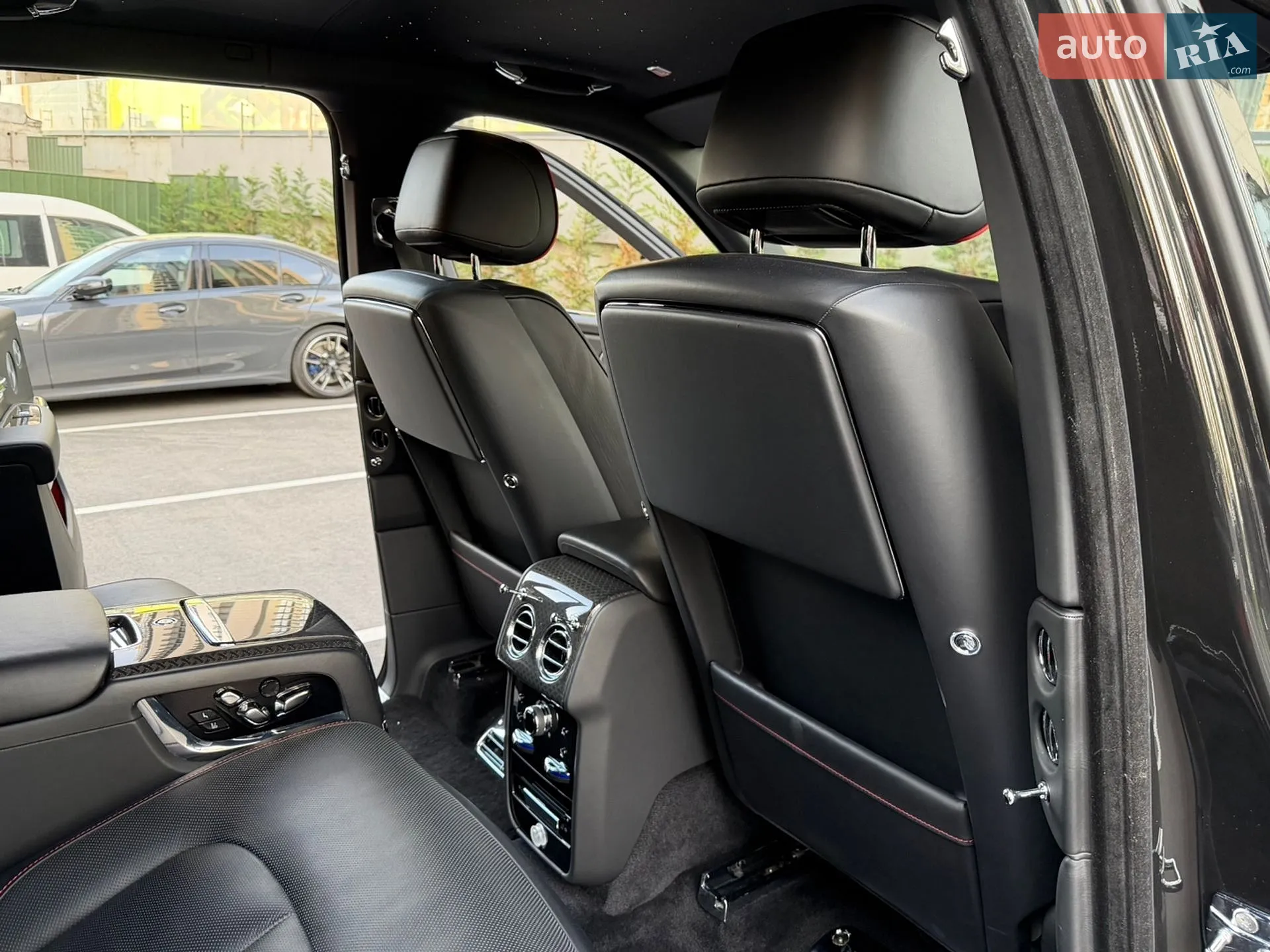 2019 Rolls-Royce Cullinan - мініатюра 54