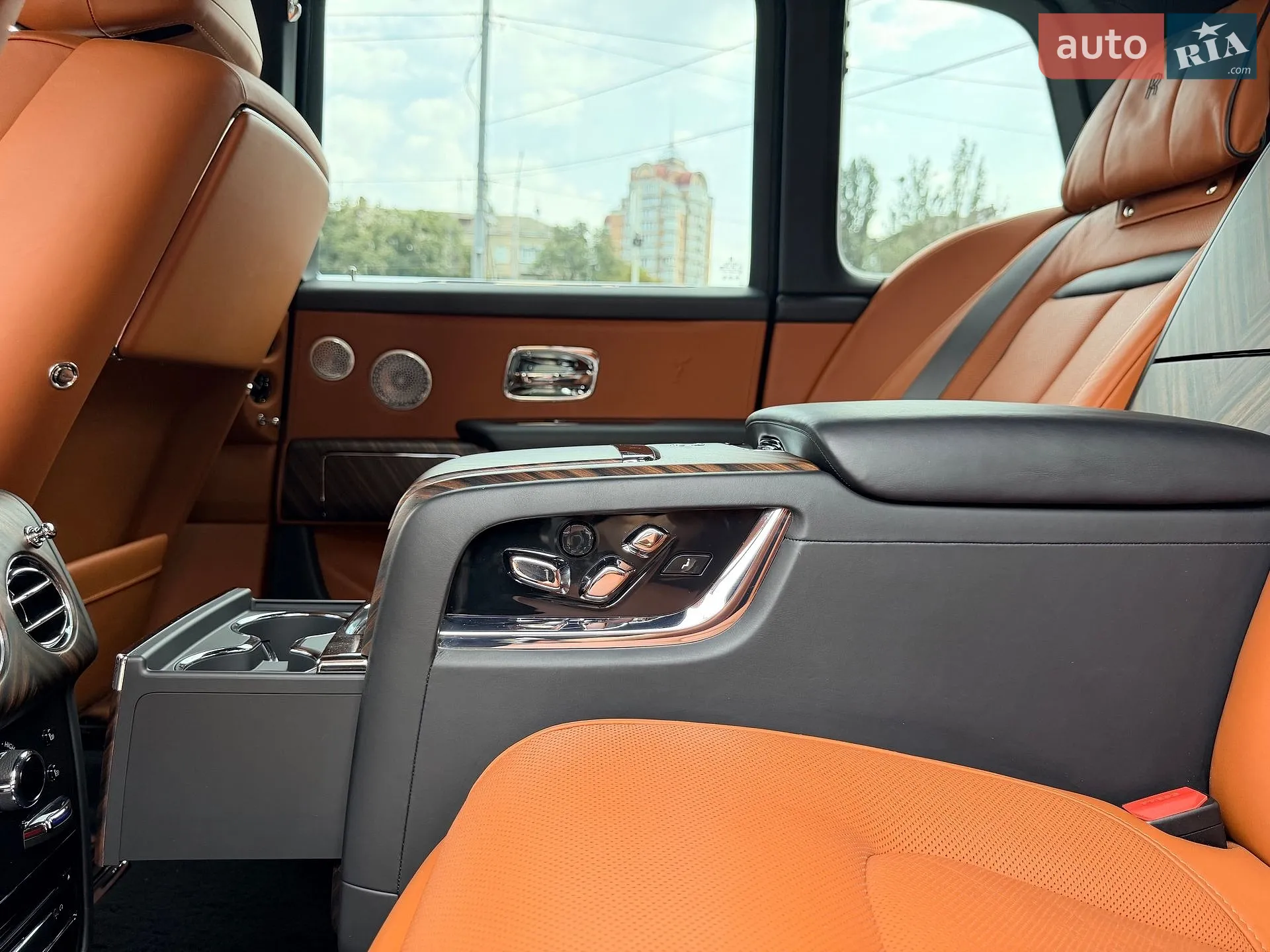 2019 Rolls-Royce Cullinan - мініатюра 37