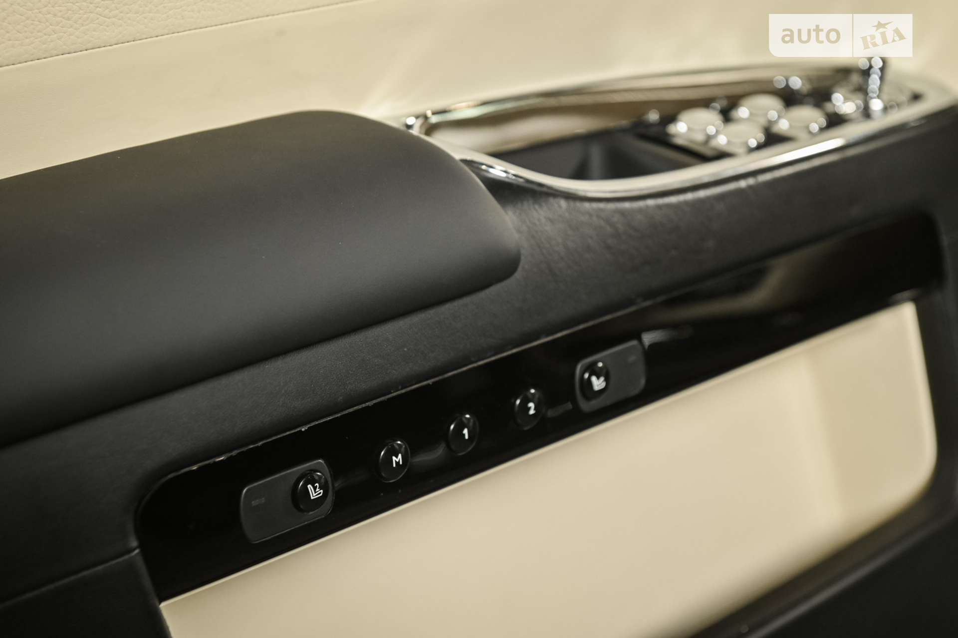 2011 Rolls-Royce Ghost - мініатюра 21