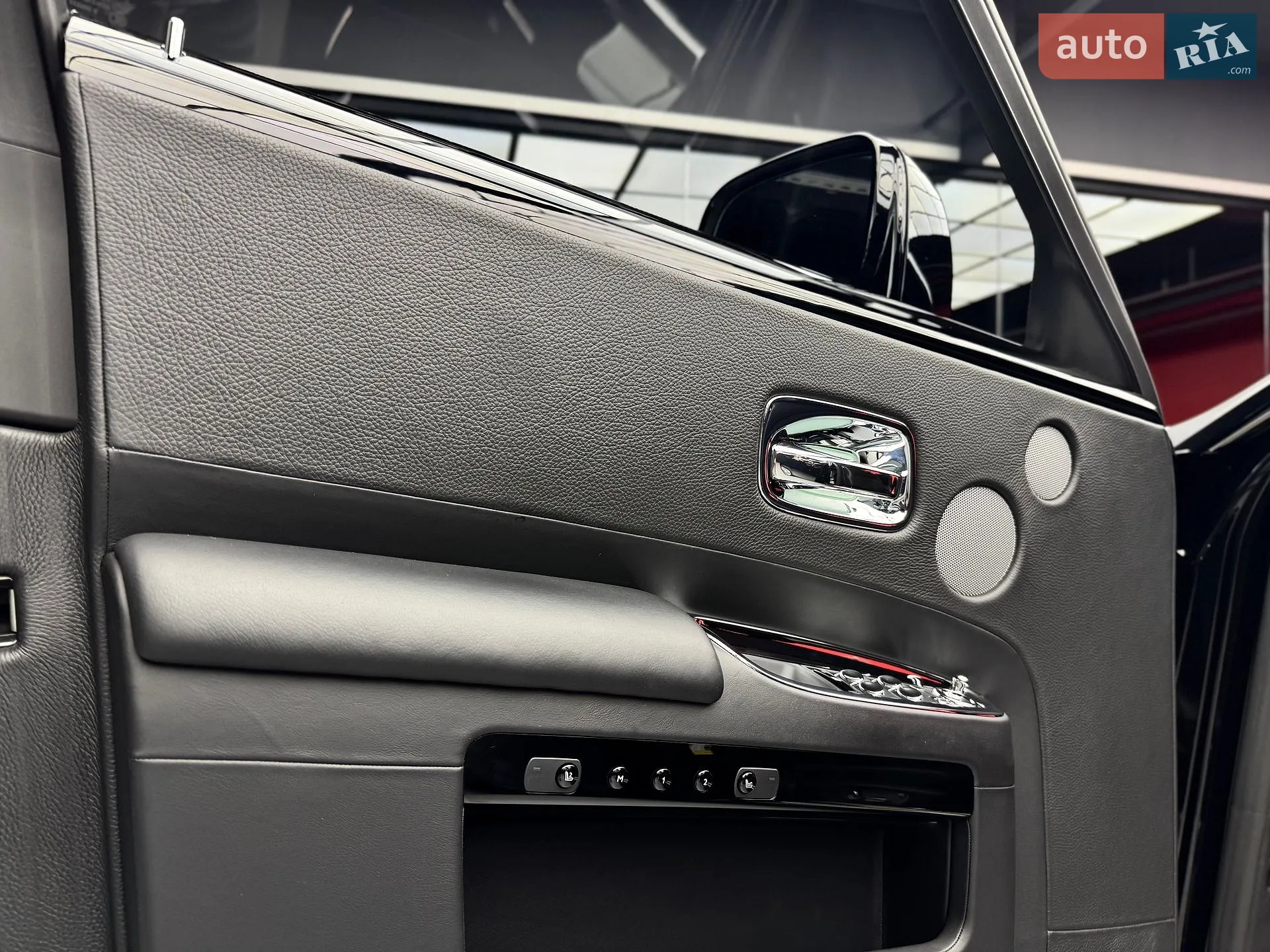2010 Rolls-Royce Ghost - мініатюра 25